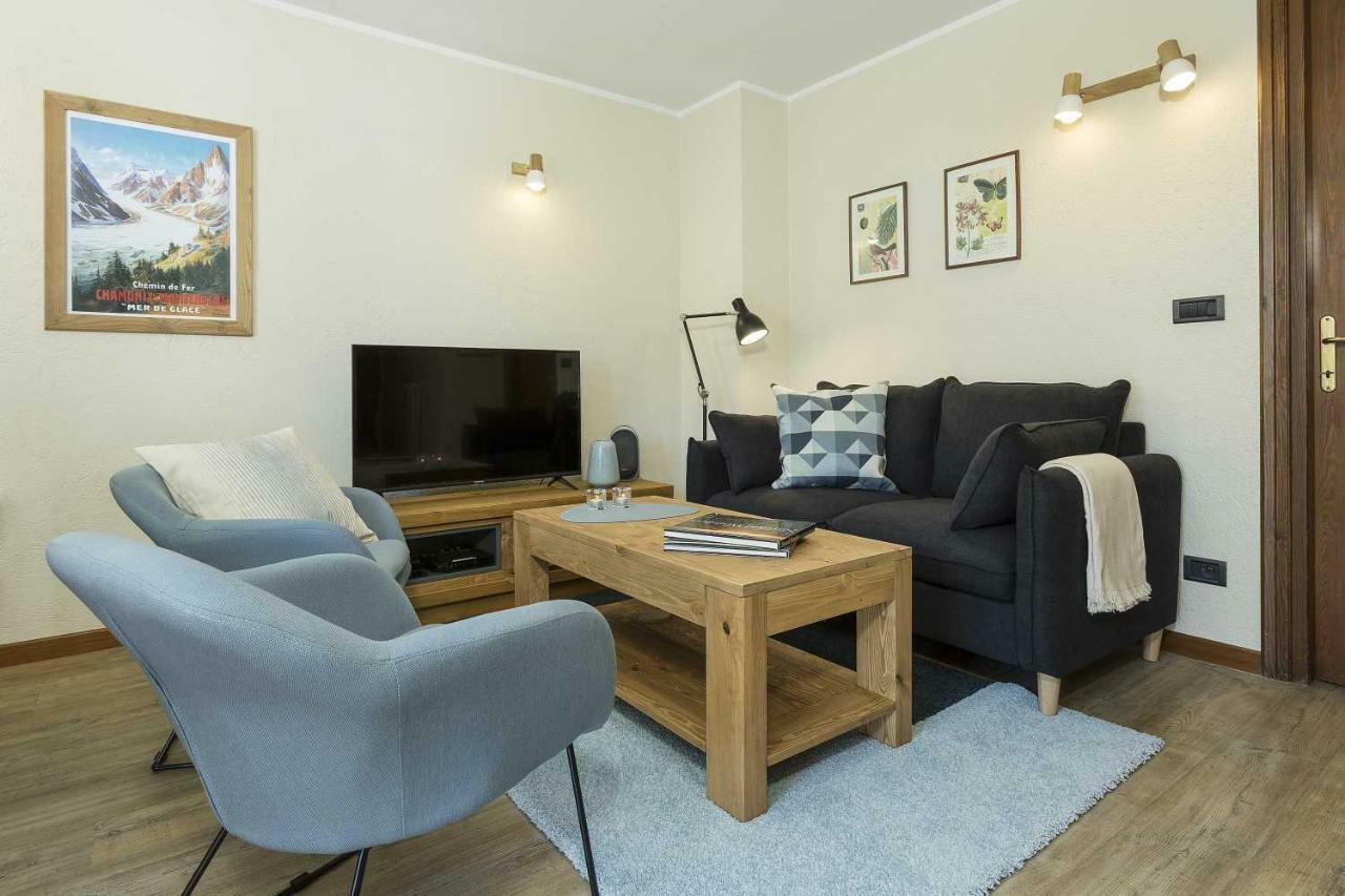 Apartment Ensa - Alpes Travel - Central Chamonix - Sleeps 4 Buitenkant foto